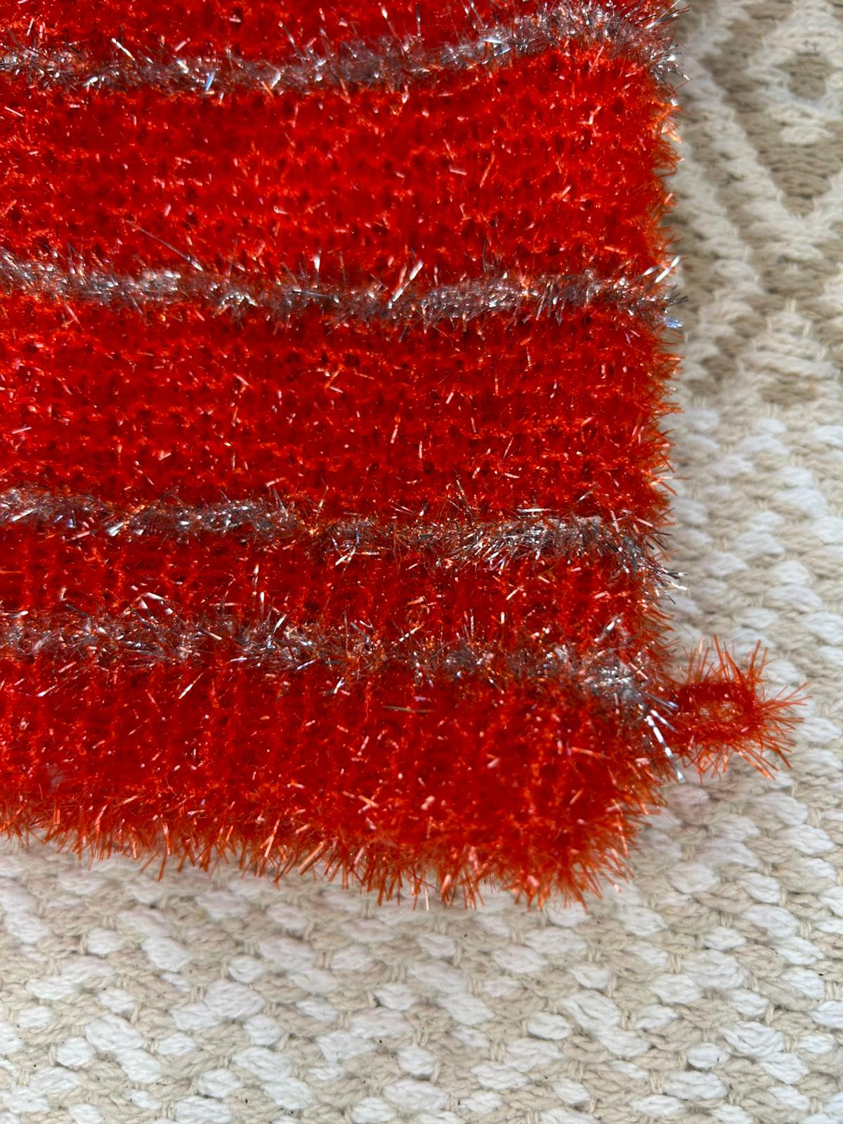Gant exfoliant rouge et argent fabriqué main en france gommage et lissé la peau 