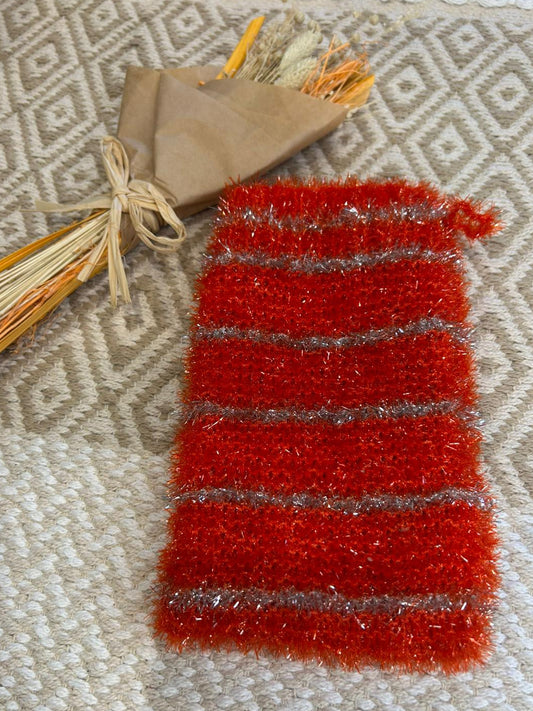 Gant exfoliant rouge et argent fabriqué main en france gommage et lissé la peau 